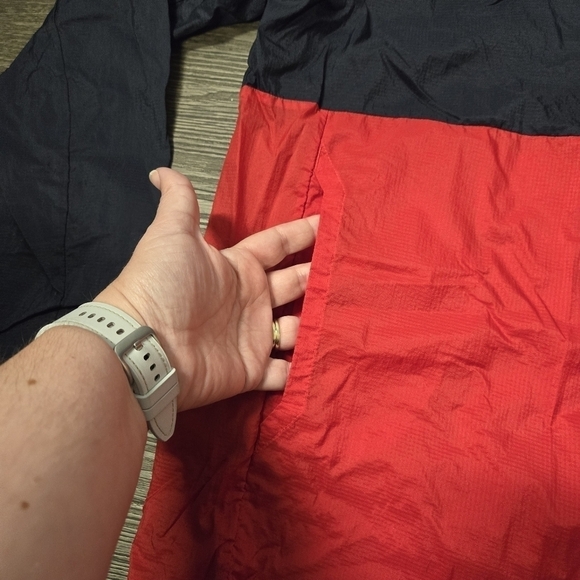 Patagonia Houdini Navy and Red Pullover - Picture 8 of 11